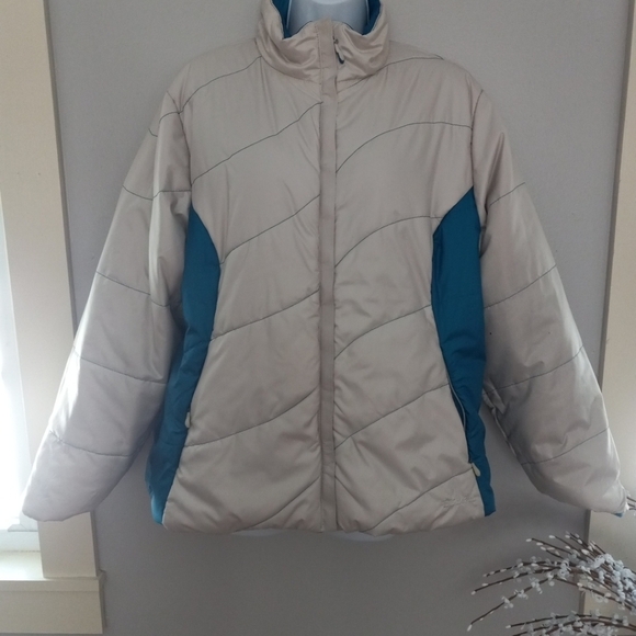 LL Bean Women's Primaloft Floral Embroidered Reversible Puffer Jacket  XL - Picture 8 of 13
